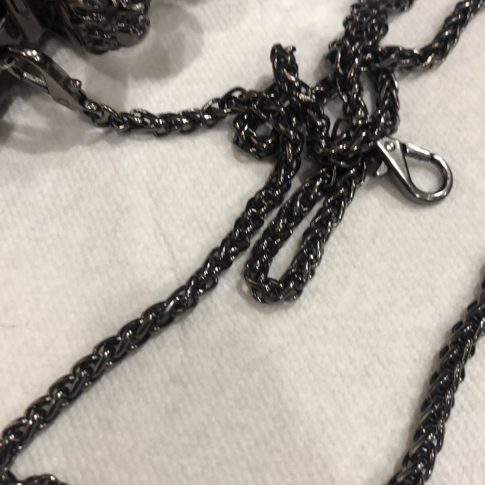 COPY - 001 - KNUCKLES skulls ring , rhinestone hard case clutch long chain. - Picture 12 of 16